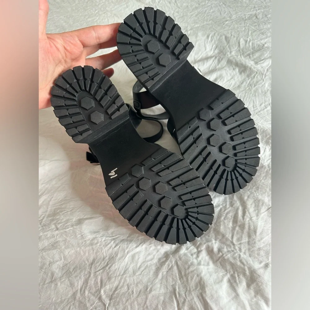 Black Platform Sandals size 6